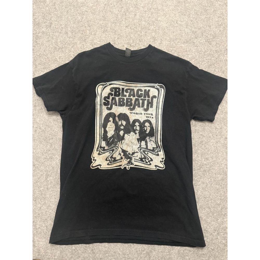 Black Sabbath World Tour 1978 T Shirt Mens M Gildan Heavy Cotton Ozzy Band Tee